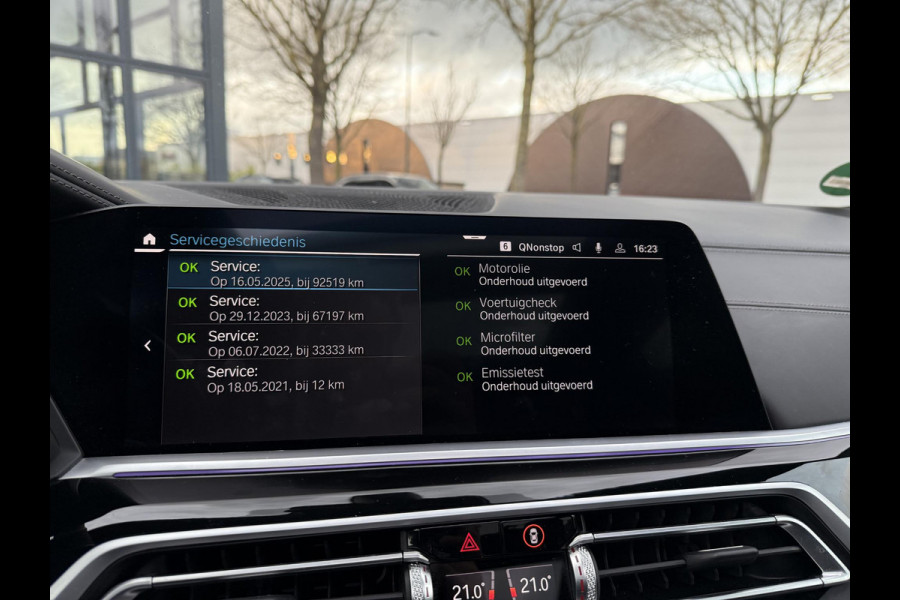 BMW X5 xDrive45e High Executive BOMVOL OPTIES| INDIVIDUAL| SOFTCLOSE| PANO| LASER LED| ALCANTARA HEMEL| HARMAN KARDON| DRIVING ASS. PROF| HEAD-UP| 360 CAMERA| ACHTERBANK VERWARMING| 22 INCH| STUURVERWARMING , ACHTERAS BESTURING| ETC...|