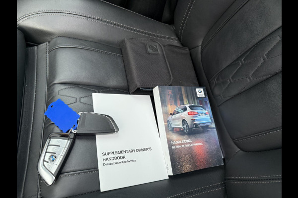 BMW X5 xDrive45e High Executive BOMVOL OPTIES| INDIVIDUAL| SOFTCLOSE| PANO| LASER LED| ALCANTARA HEMEL| HARMAN KARDON| DRIVING ASS. PROF| HEAD-UP| 360 CAMERA| ACHTERBANK VERWARMING| 22 INCH| STUURVERWARMING , ACHTERAS BESTURING| ETC...|