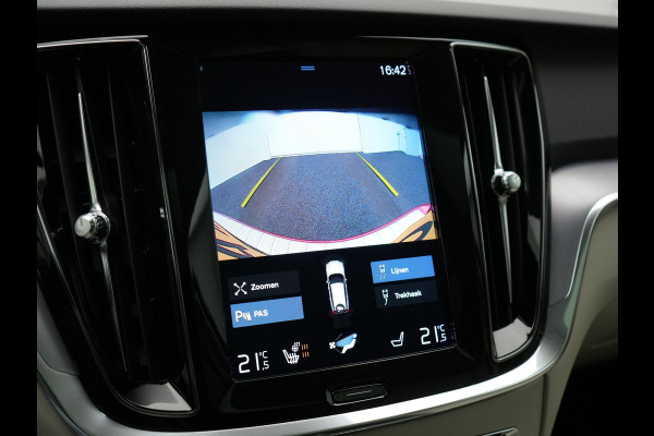 Volvo V60 T6 Recharge AWD Inscription Plug In Hybrid 340pk Dealer O.H. PHEV | Trekhaak Af Fabriek | Panodak | Camera | Harman & Kardon | Lederen Sportstoelen Verwarmd | Stuur Verwarmd | Virtual | Apple Carplay | Keyless | Navigatie | DAB |