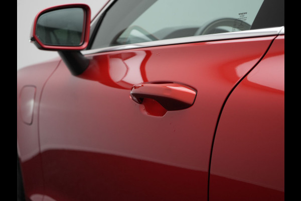 Volvo V60 T6 Recharge AWD Inscription Plug In Hybrid 340pk Dealer O.H. PHEV | Trekhaak Af Fabriek | Panodak | Camera | Harman & Kardon | Lederen Sportstoelen Verwarmd | Stuur Verwarmd | Virtual | Apple Carplay | Keyless | Navigatie | DAB |