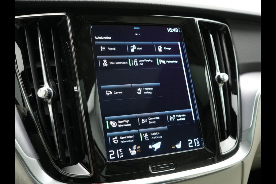 Volvo V60 T6 Recharge AWD Inscription Plug In Hybrid 340pk Dealer O.H. PHEV | Trekhaak Af Fabriek | Panodak | Camera | Harman & Kardon | Lederen Sportstoelen Verwarmd | Stuur Verwarmd | Virtual | Apple Carplay | Keyless | Navigatie | DAB |