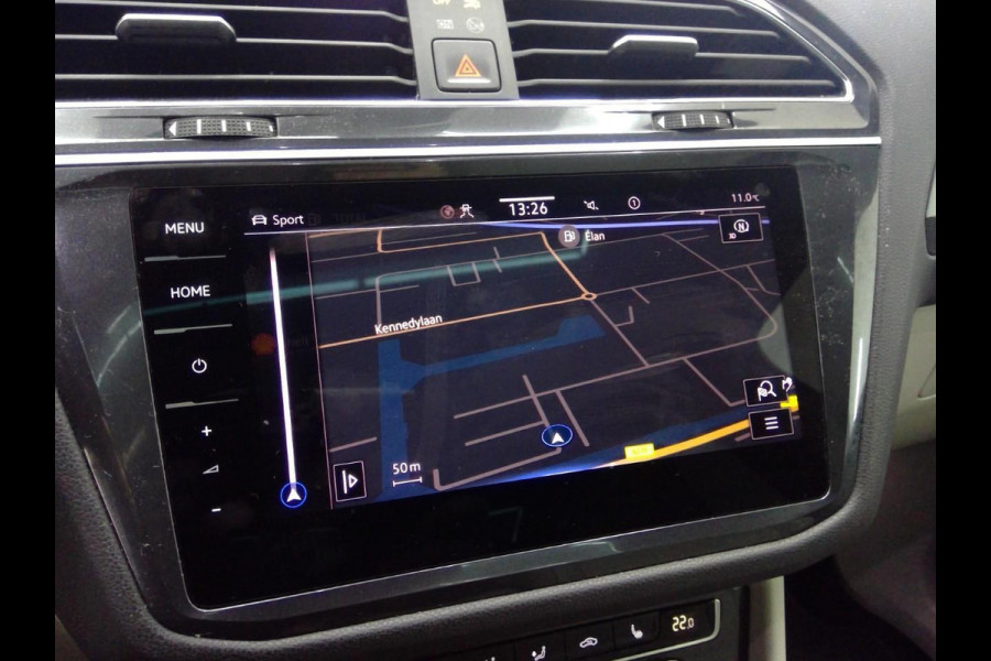 Volkswagen Tiguan Allspace 1.5 TSI Highline Business R Line 7p 150pk | Wegklapbare Trekhaak | Panoramadak | Leder | Stoelverwarming |