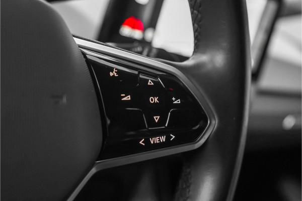 Volkswagen ID.3 First Plus 58 kWh Camera ACC Stuur&Stoelverw 19" 1e Eig BTW