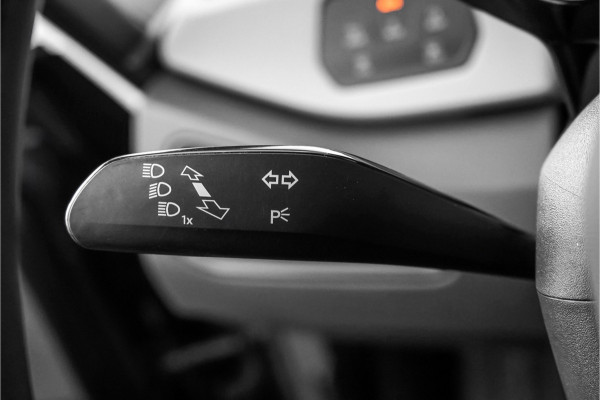 Volkswagen ID.3 First Plus 58 kWh Camera ACC Stuur&Stoelverw 19" 1e Eig BTW