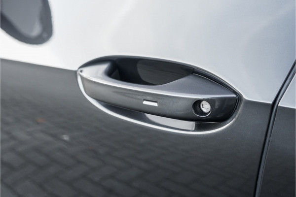 Volkswagen ID.3 First Plus 58 kWh Camera ACC Stuur&Stoelverw 19" 1e Eig BTW