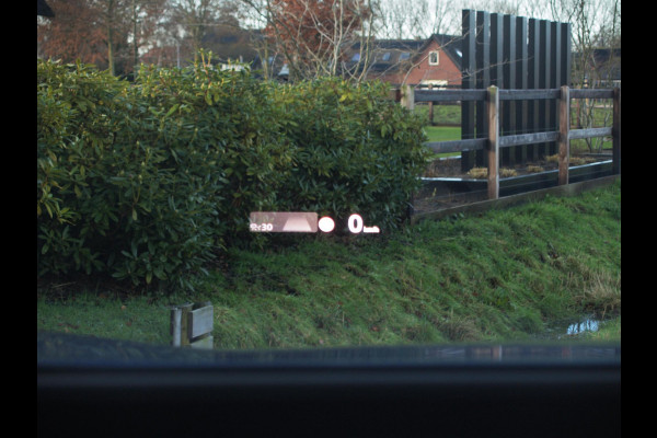 Volkswagen ID.4 First Max 77 kWh | Head-Up Display | Panoramadak | Trekhaak | 360 Camera | Sfeerverlichting |