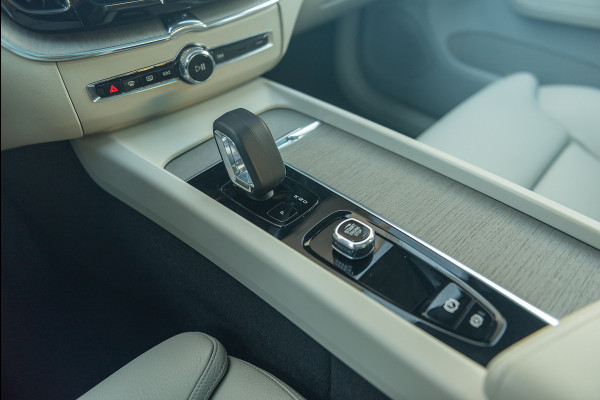 Volvo XC60 T6 Aut. Long Range Plus Bright Leder ACC 360Camera 350pk