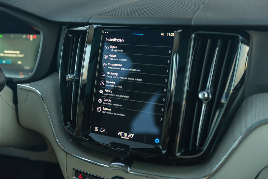 Volvo XC60 T6 Aut. Long Range Plus Bright Leder ACC 360Camera 350pk