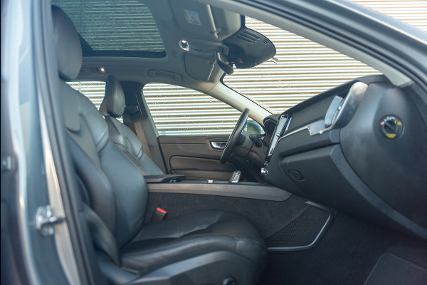 Volvo XC60 T6 Aut. Business Executive Leder Parkeercamera 340pk