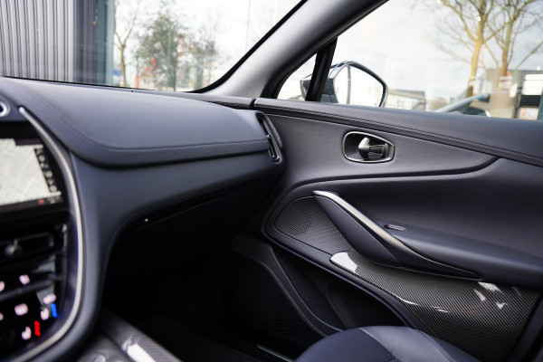 Aston Martin Dbx 4.0 V8 707 / Carbon / Elek. Trekhaak