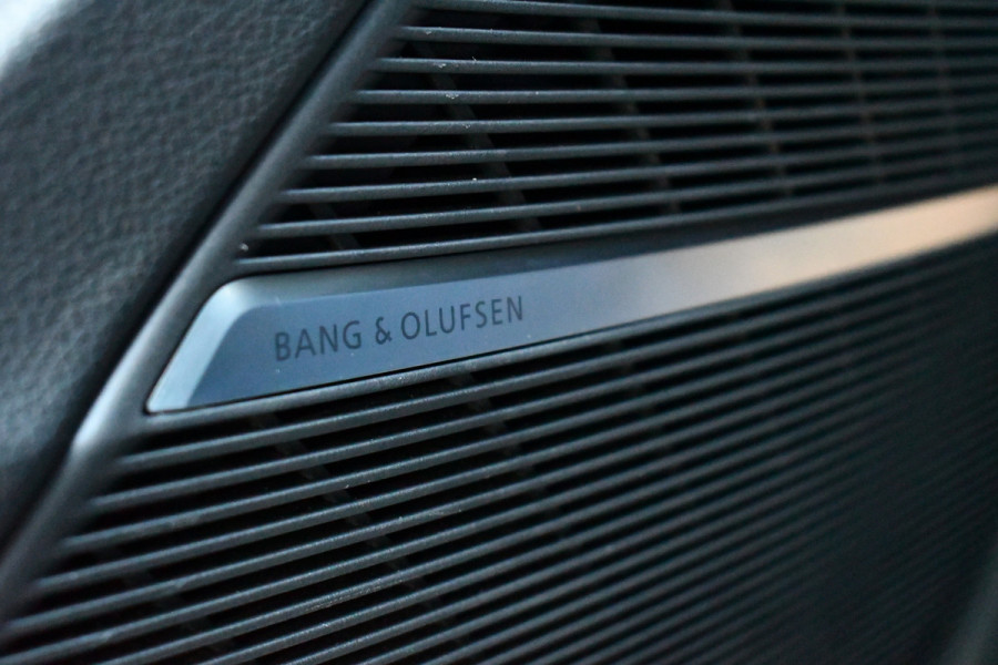 Audi Q8 55 TFSI e quattro S-Line Pano ACC B&O 22inch Black-optic