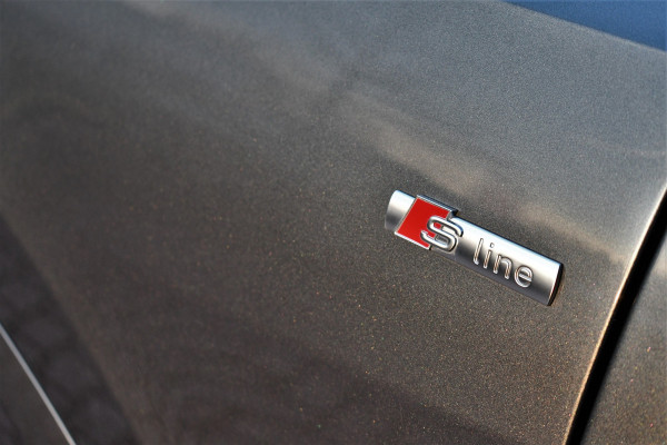 Audi Q8 55 TFSI e quattro S-Line Pano ACC B&O 22inch Black-optic