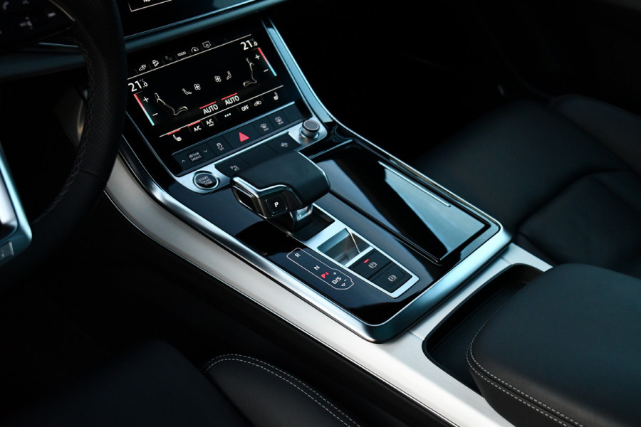 Audi Q8 55 TFSI e quattro S-Line Pano ACC B&O 22inch Black-optic