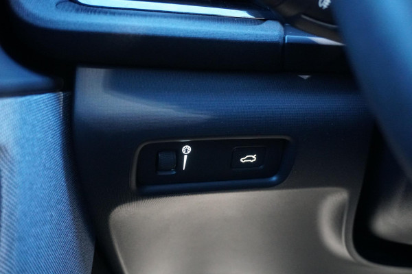 Polestar 2 Long Range Dual Motor Launch Edition 78kWh 408pk Performance + BREMBO BIG BRAKES / 360 CAMERA / PANODAK