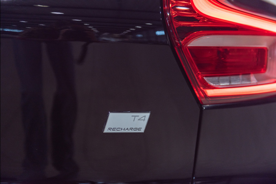 Volvo XC40 T4 Aut. Plug-in Hybrid Luxe Interieur Parkeercamera 211pk