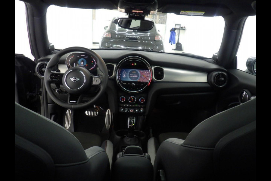 MINI Mini 2.0 John Cooper Works Essential | Panoramadak | Wordt verwacht