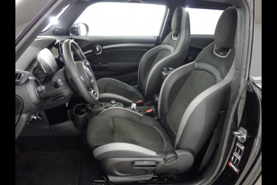 MINI Mini 2.0 John Cooper Works Essential | Panoramadak | Wordt verwacht