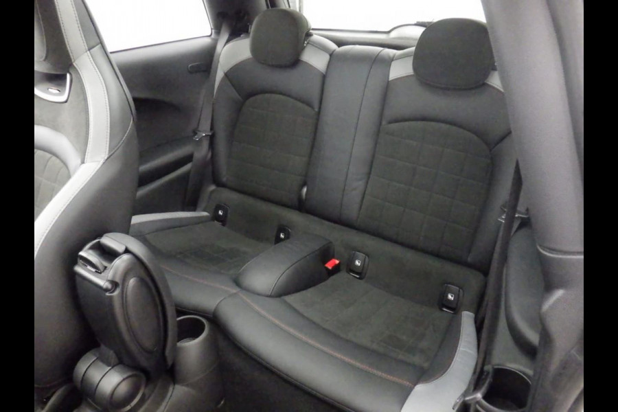 MINI Mini 2.0 John Cooper Works Essential | Panoramadak | Wordt verwacht