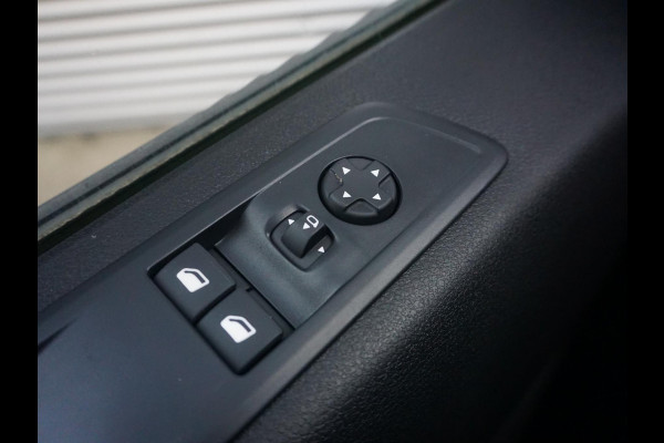 Peugeot e-Expert L3 50 kWh | camera | navi incl. Apple Carplay | verwarmde stoelen | airco | cruise control | parkeersensoren | rijklaarprijs