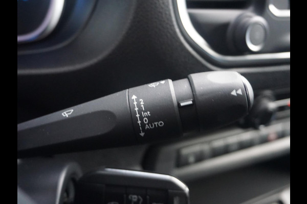 Peugeot e-Expert L3 50 kWh | camera | navi incl. Apple Carplay | verwarmde stoelen | airco | cruise control | parkeersensoren | rijklaarprijs