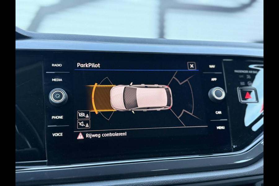 Volkswagen Polo 1.0 TSI Highline Business R 1e Eigenaar,Navi,Airco,Cruise,PDC V+A,Trekhaak,Bluetooth,Dodehoek,APK tot 08-2027