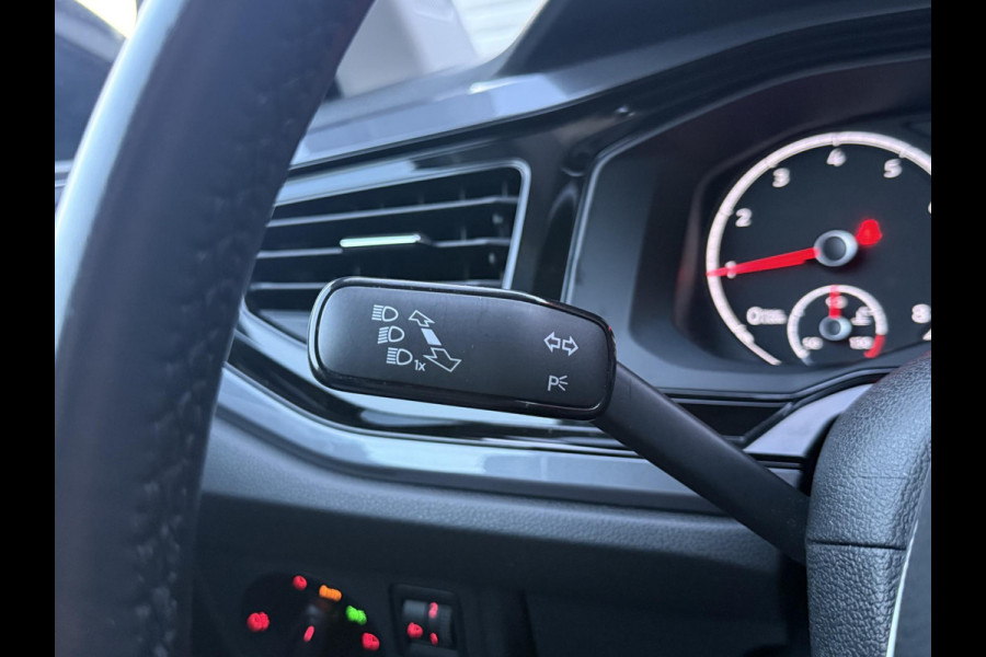 Volkswagen Polo 1.0 TSI Highline Business R 1e Eigenaar,Navi,Airco,Cruise,PDC V+A,Trekhaak,Bluetooth,Dodehoek,APK tot 08-2027