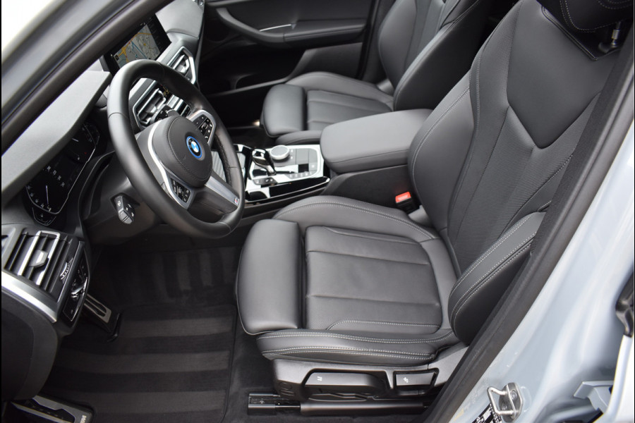 BMW X3 xDrive30e M-Pakket 292 Pk Brooklyn Grijs Metallic Pano Leder Navi Camera 19 Inch