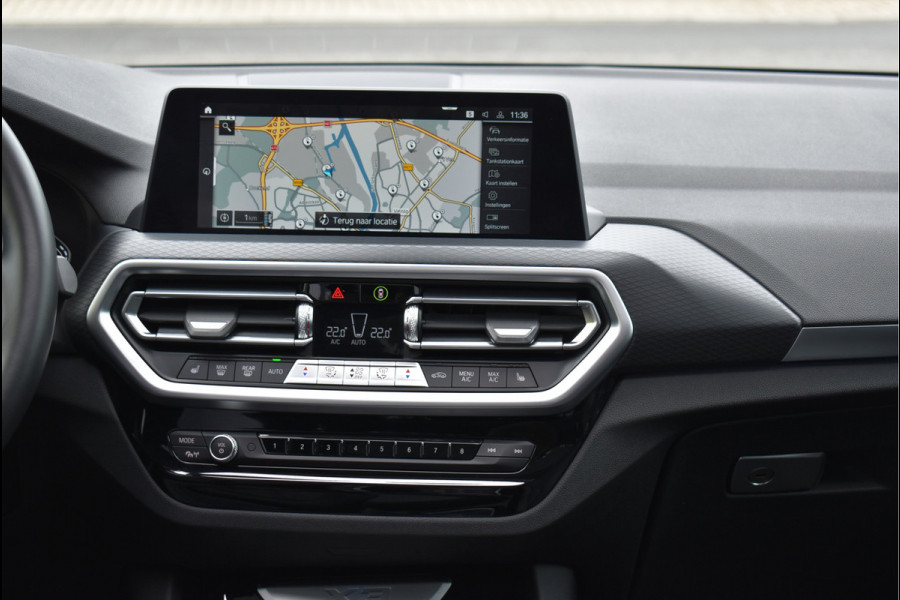 BMW X3 xDrive30e M-Pakket 292 Pk Brooklyn Grijs Metallic Pano Leder Navi Camera 19 Inch