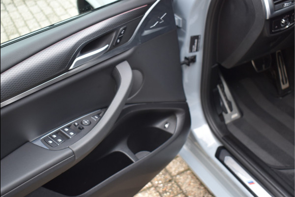 BMW X3 xDrive30e M-Pakket 292 Pk Brooklyn Grijs Metallic Pano Leder Navi Camera 19 Inch