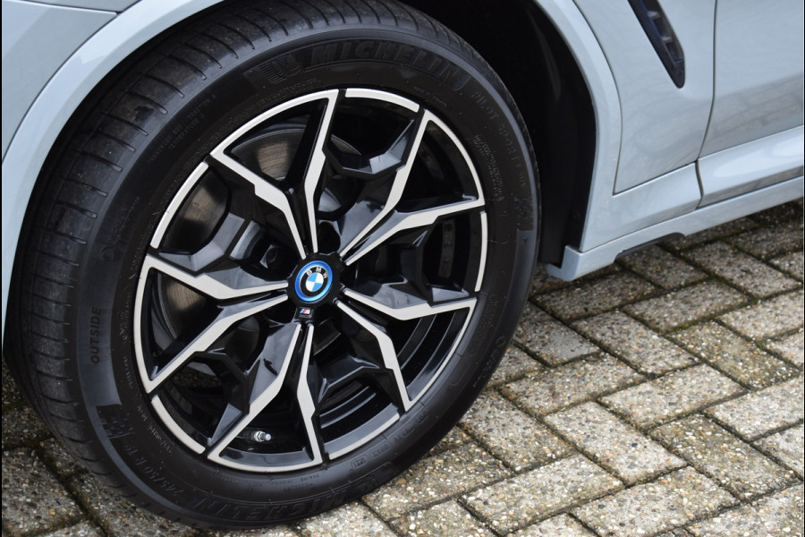 BMW X3 xDrive30e M-Pakket 292 Pk Brooklyn Grijs Metallic Pano Leder Navi Camera 19 Inch