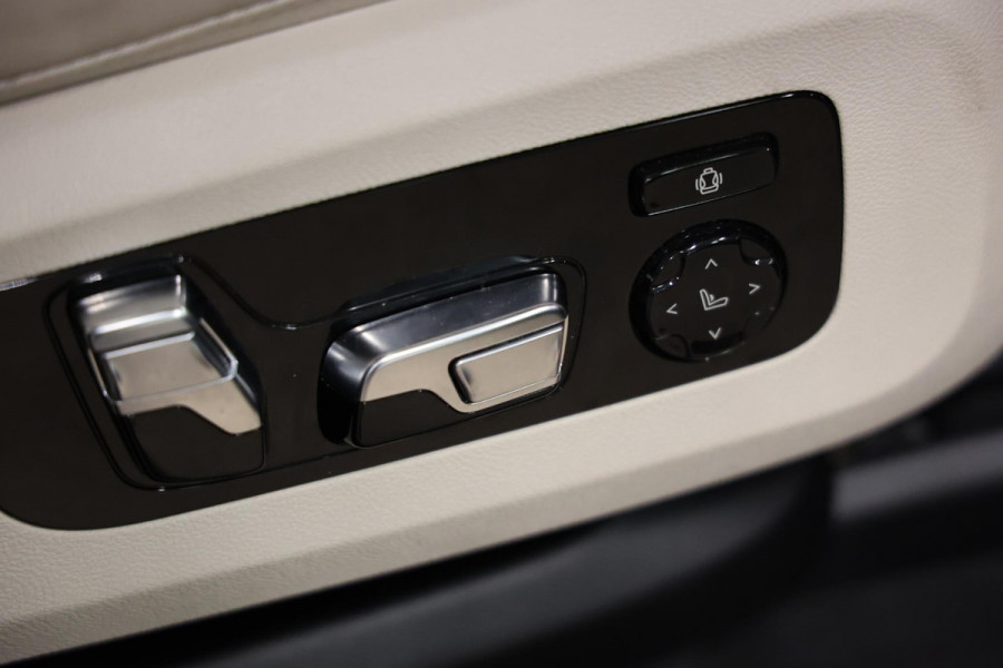 BMW X5 xDrive45e PANORAMA SKY LOUNGE TREKHAAK MASSAGE