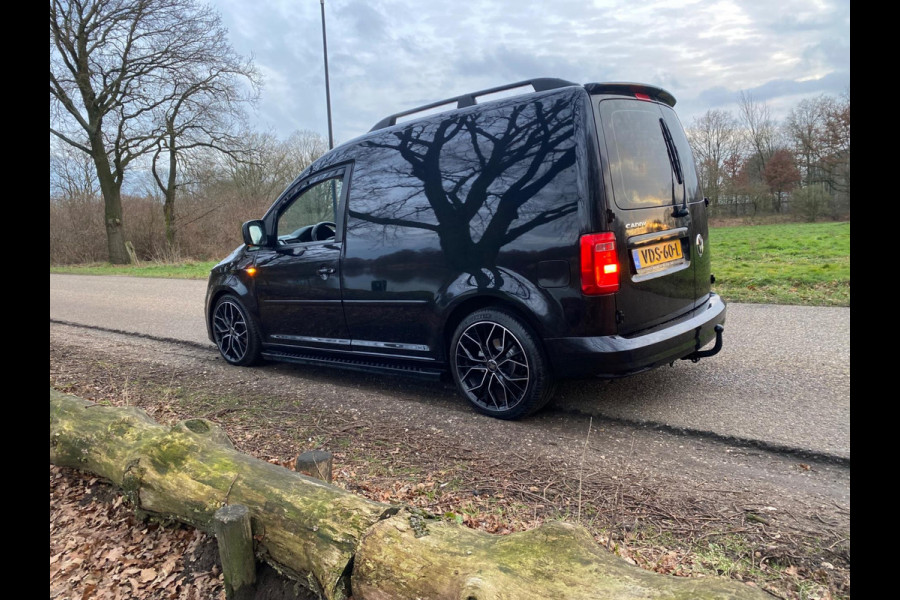 Volkswagen Caddy 2.0 TDI L1H1 180 PK Trendline Schuifdeur