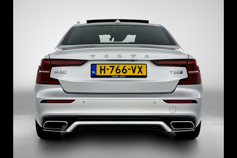 Volvo S60 2.0 T6 AWD Hybride R-Design 340PK / Harman Kardon / Lederen Int / Panorama schuifdak / Navi / Cruise-adaptief / Trekhaak / Carplay / Apk 04-2026