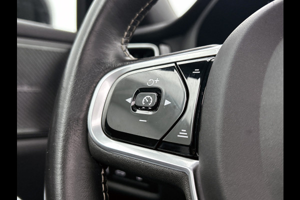 Volvo S60 2.0 T6 AWD Hybride R-Design 340PK / Harman Kardon / Lederen Int / Panorama schuifdak / Navi / Cruise-adaptief / Trekhaak / Carplay / Apk 04-2026