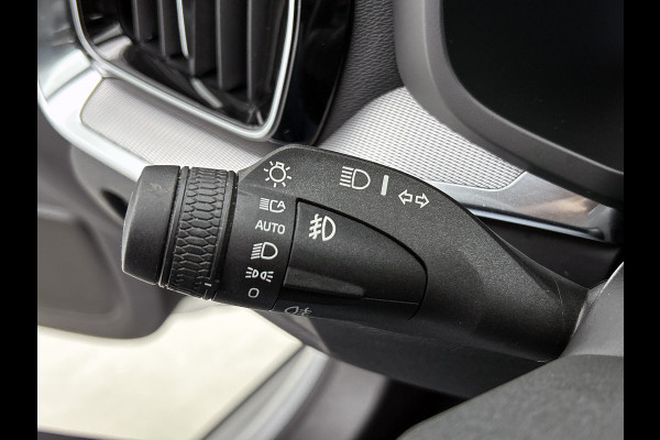 Volvo S60 2.0 T6 AWD Hybride R-Design 340PK / Harman Kardon / Lederen Int / Panorama schuifdak / Navi / Cruise-adaptief / Trekhaak / Carplay / Apk 04-2026