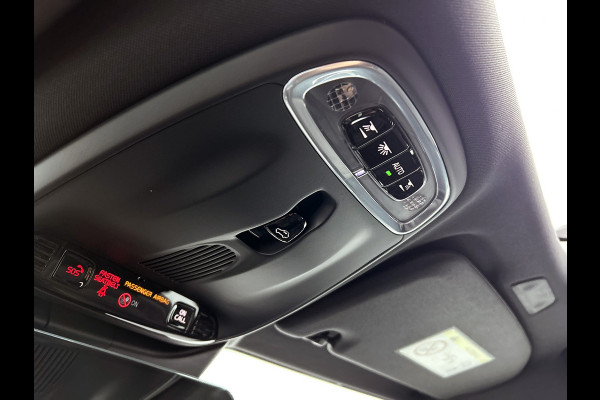 Volvo S60 2.0 T6 AWD Hybride R-Design 340PK / Harman Kardon / Lederen Int / Panorama schuifdak / Navi / Cruise-adaptief / Trekhaak / Carplay / Apk 04-2026