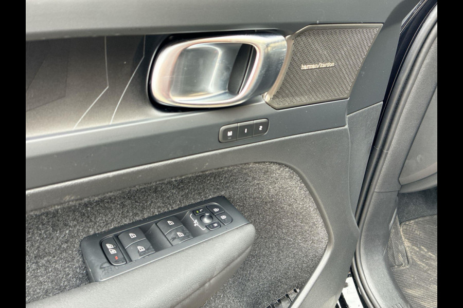 Volvo XC40 1.5 T4 Plug-in hybrid Plus Dark SOH 98% | Lage km stand | HK audio | 360° Camera | Trekhaak | Pilot- Park Assist