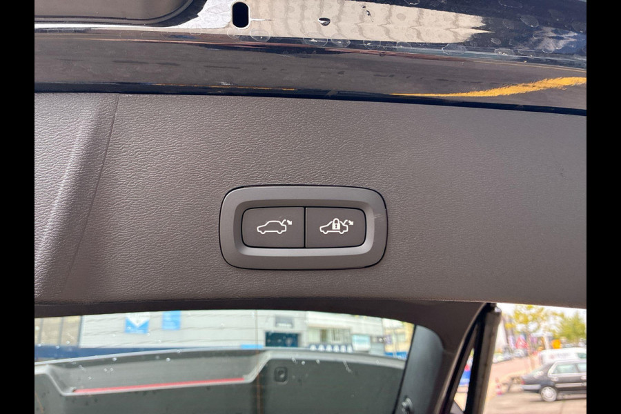 Volvo XC40 1.5 T4 Plug-in hybrid Plus Dark SOH 98% | Lage km stand | HK audio | 360° Camera | Trekhaak | Pilot- Park Assist