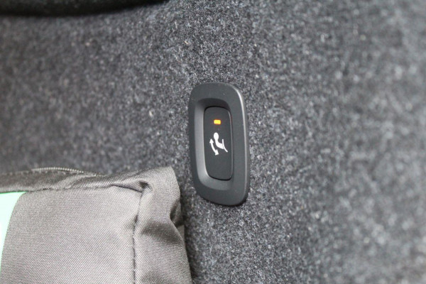 Volvo XC40 1.5 T4 Plug-in hybrid Plus Dark SOH 98% | Lage km stand | HK audio | 360° Camera | Trekhaak | Pilot- Park Assist