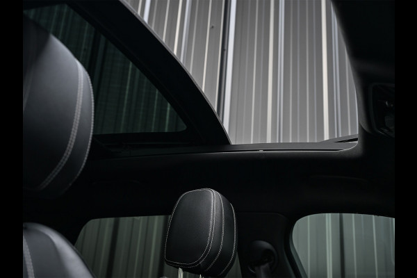 Land Rover Range Rover Velar 2.0 P300 Turbo AWD R-Dynamic HSE · Trekhaak · Memory Seats · Meridian Surround · Head Up · 360 Camera · Blis · Keyless · Ambianc