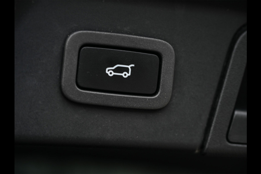 Land Rover Range Rover Velar 2.0 P300 Turbo AWD R-Dynamic HSE · Trekhaak · Memory Seats · Meridian Surround · Head Up · 360 Camera · Blis · Keyless · Ambianc