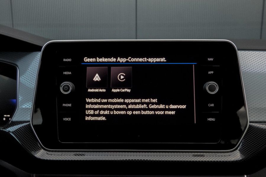 Volkswagen T-Cross 1.0 TSI GOAL | AFNEEMBARE TREKHAAK | ADAPTIEVE CRUISE CONTROL | SIDE ASSIST | APPLE CARPLAY / ANDROID AUTO
