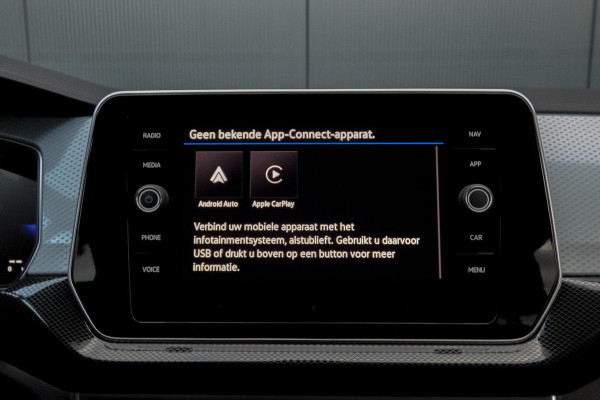 Volkswagen T-Cross 1.0 TSI GOAL | AFNEEMBARE TREKHAAK | ADAPTIEVE CRUISE CONTROL | SIDE ASSIST | APPLE CARPLAY / ANDROID AUTO