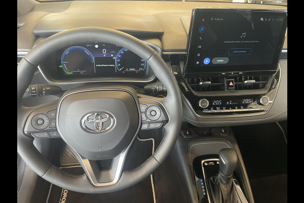 Toyota Corolla Touring Sports Hybrid 140 Dynamic | Dodehoek detectie | Stuur- & Stoelverwarming | Parkeersensoren | Apple Carplay & AndroidAUTO
