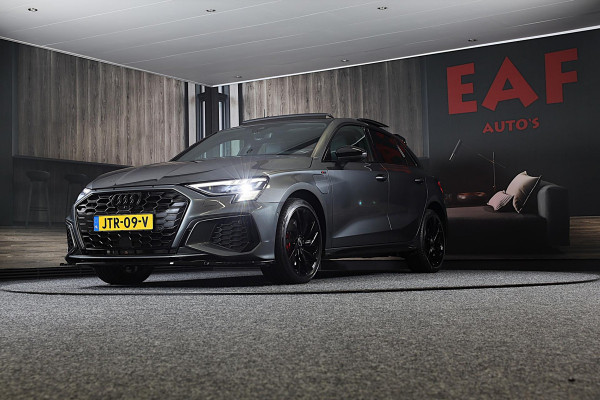 Audi A3 Sportback 45 TFSI e RS3 Look / 245 PK / RS Zetels / B & O / Head Up / 360 Camera / Virtual Cockpit / Open Pano / Matrix