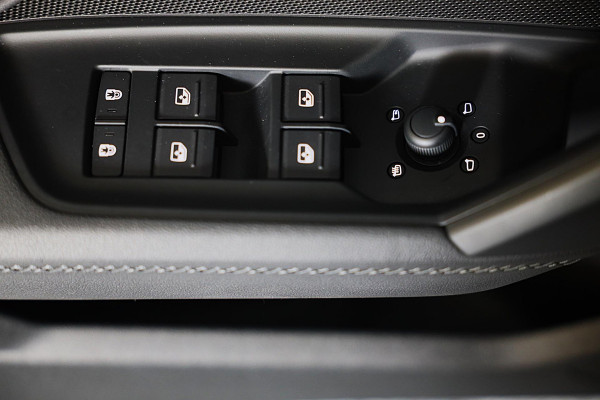 Audi A3 Sportback 45 TFSI e RS3 Look / 245 PK / RS Zetels / B & O / Head Up / 360 Camera / Virtual Cockpit / Open Pano / Matrix