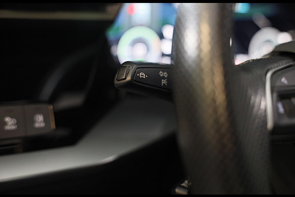 Audi A3 Sportback 45 TFSI e RS3 Look / 245 PK / RS Zetels / B & O / Head Up / 360 Camera / Virtual Cockpit / Open Pano / Matrix
