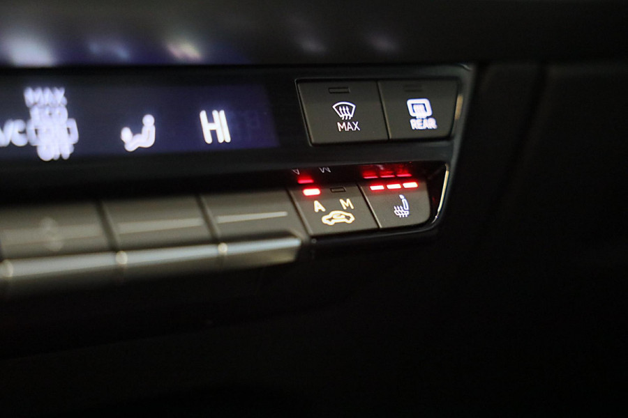 Audi A3 Sportback 45 TFSI e RS3 Look / 245 PK / RS Zetels / B & O / Head Up / 360 Camera / Virtual Cockpit / Open Pano / Matrix