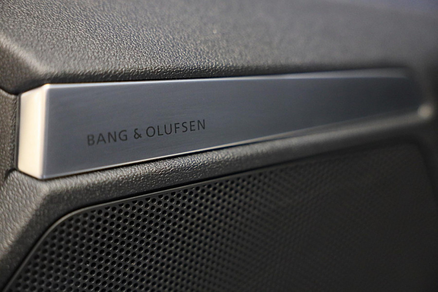 Audi A3 Sportback 45 TFSI e RS3 Look / 245 PK / RS Zetels / B & O / Head Up / 360 Camera / Virtual Cockpit / Open Pano / Matrix