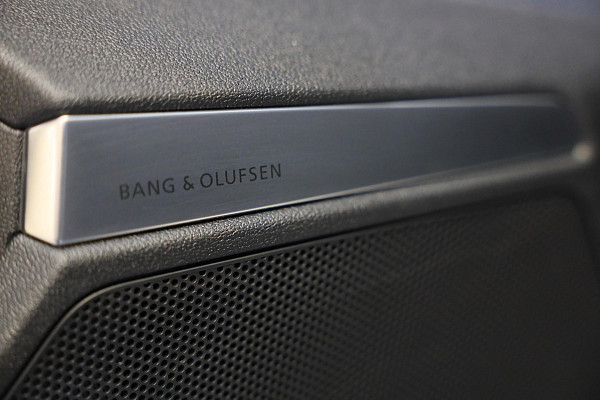 Audi A3 Sportback 45 TFSI e RS3 Look / 245 PK / RS Zetels / B & O / Head Up / 360 Camera / Virtual Cockpit / Open Pano / Matrix